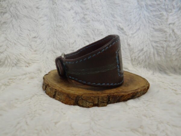 Bracelet en cuir insert cobra