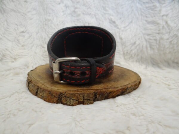 Bracelet en cuir insert cobra