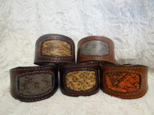 Bracelet en cuir insert cobra