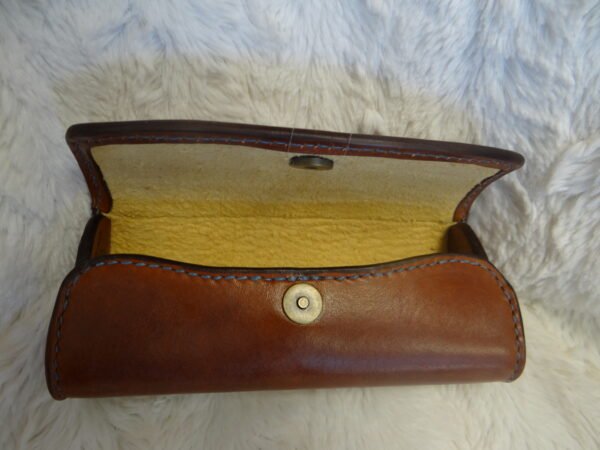 Etui à lunettes en cuir