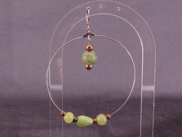 DSC01454 Boucles d'oreilles upcyclées fantaisie "Les Jess70"