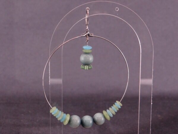 DSC01458 Boucles d'oreilles upcyclées fantaisie "Les Jess70"