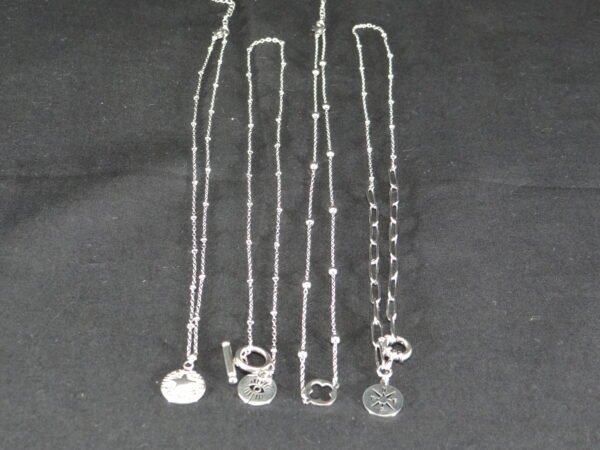 DSC01868 Colliers argentés fantaisie