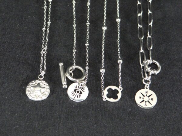 DSC01869 Colliers argentés fantaisie