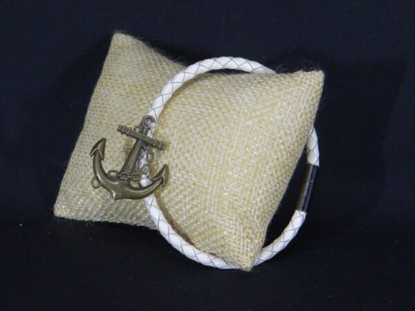 DSC01938 Bracelets tressés en cuir véritable