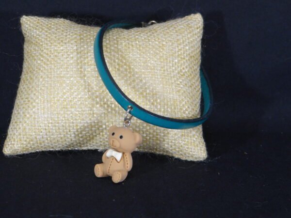 DSC01975 Bracelets en cuir avec breloque "Nounours"