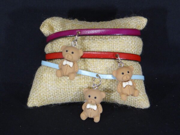 DSC01995 Bracelets en cuir avec breloque "Nounours"