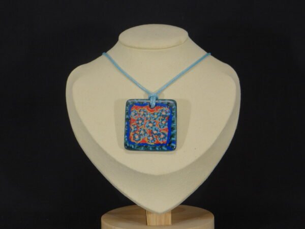 DSC02056 Colliers pendentif carré en porcelaine