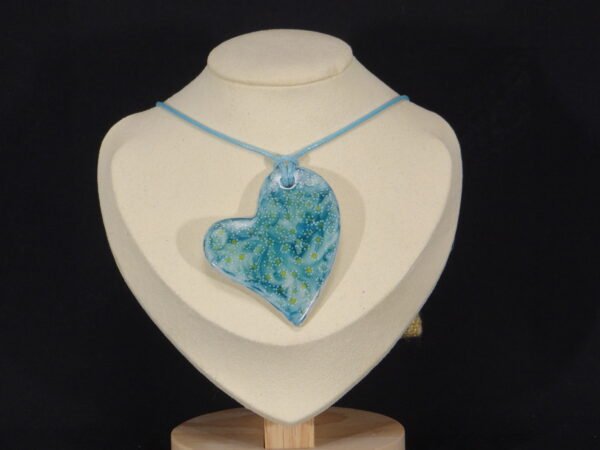 DSC02070 Colliers pendentif coeur tordu en porcelaine