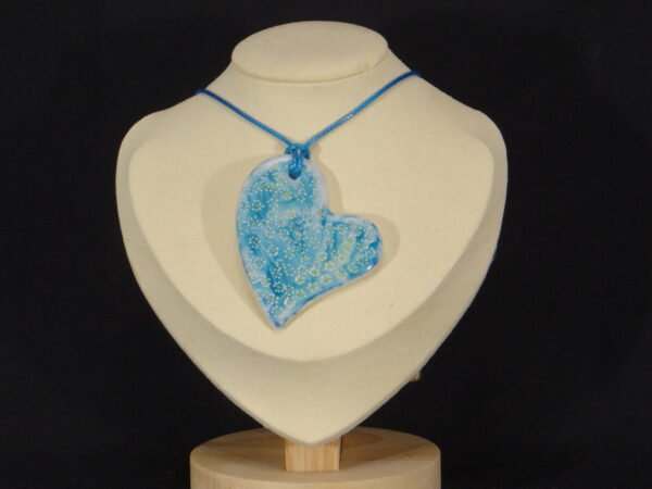 DSC02073 Colliers pendentif coeur tordu en porcelaine