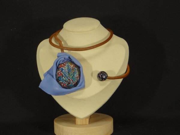 DSC02107 Colliers en cuir et argile peints à la main - Modèle "Floral"