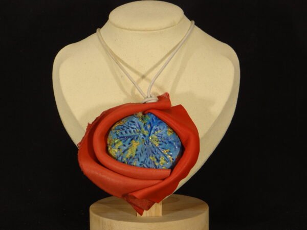 DSC02109 Colliers en cuir et argile peints à la main - Modèle "Floral"