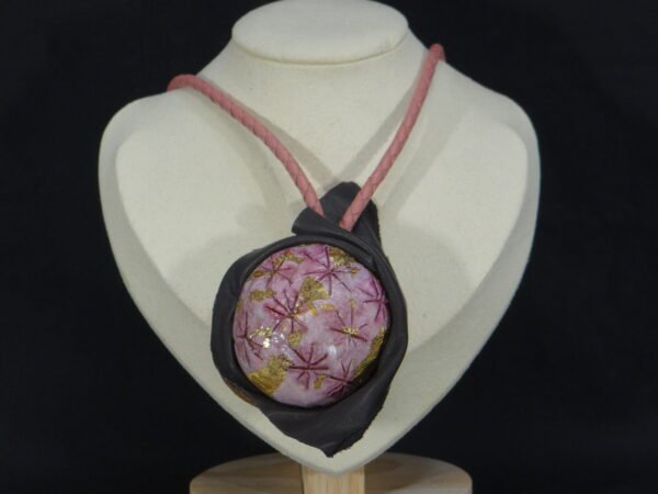 DSC02118 Colliers en cuir et en argile peints à la main - Modèle "Galaxie"