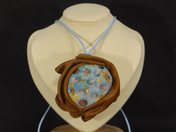 DSC02121 Colliers en cuir et en argile peints à la main - Modèle "Galaxie"