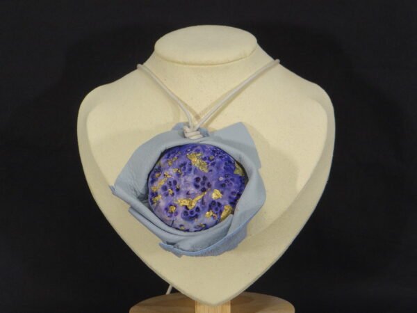 DSC02124 Colliers en cuir et en argile peints à la main - Modèle "Galaxie"