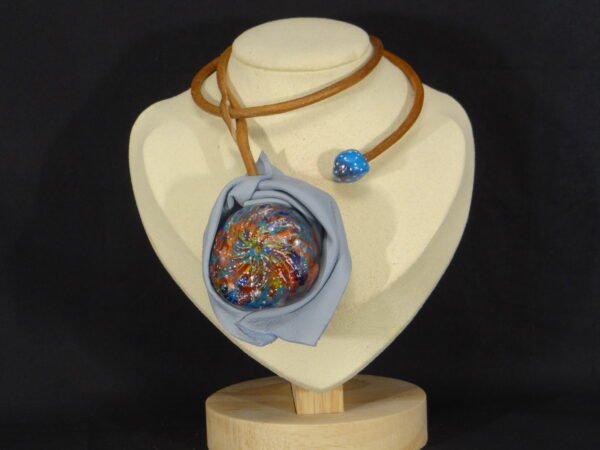 DSC02146 Collier en cuir et en argile peint à la main - Modèle "Nébuleuse"