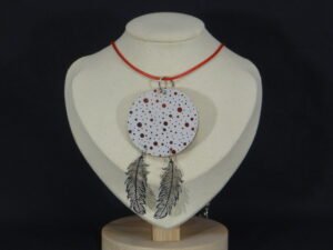 DSC02155 Colliers avec rond en cuir et breloque