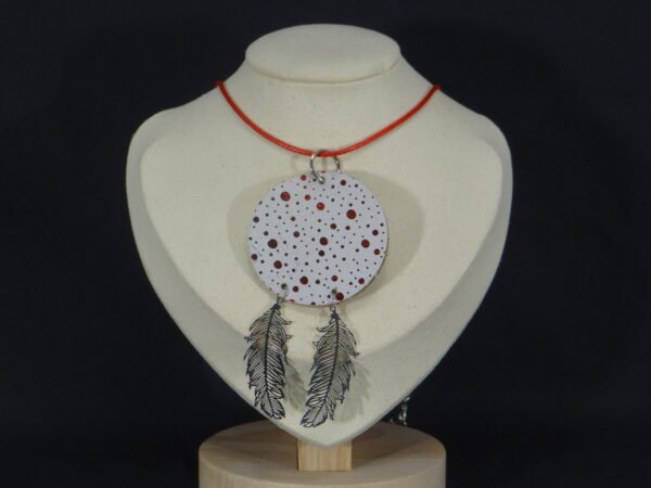 DSC02155 Colliers avec rond en cuir et breloque