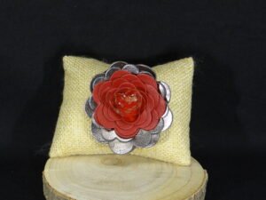 DSC02180 Broches en cuir véritable et uniques