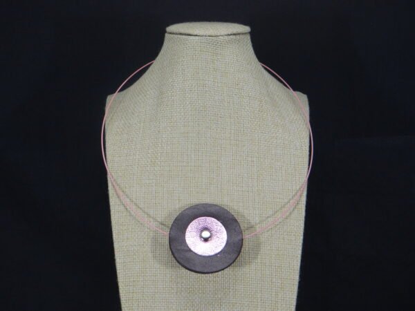 DSC02200 Colliers cuir et acier style Vintage